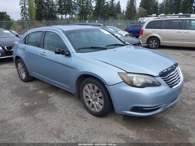 Salvage Chrysler 200 Image