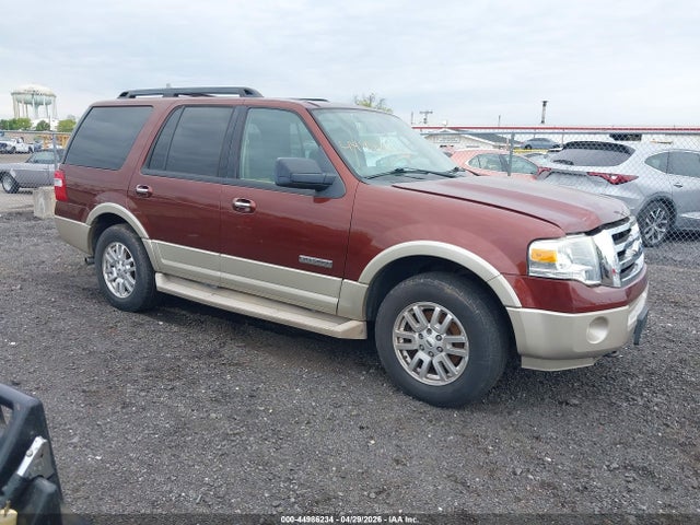 Salvage Ford Expedition Image