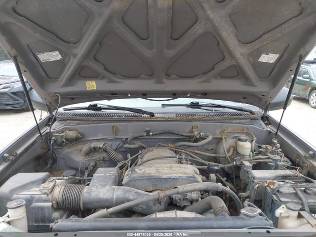 Toyota Tundra Sr5 V8