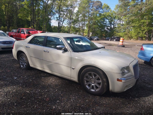 Salvage Chrysler 300c Image