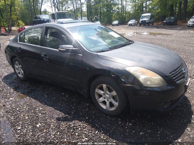 Salvage Nissan Altima Image