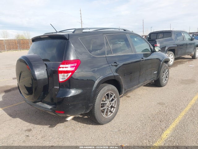 Toyota RAV4 Limited V6