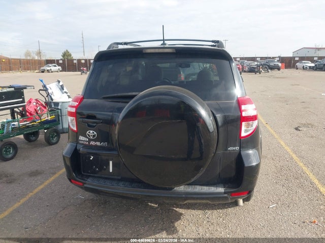 Toyota RAV4 Limited V6