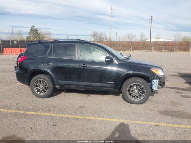 Toyota RAV4 Limited V6