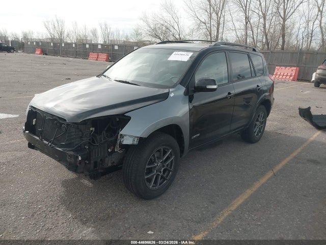 Toyota RAV4 Limited V6