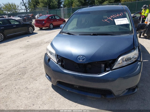 Toyota Sienna Le 8 Passenger