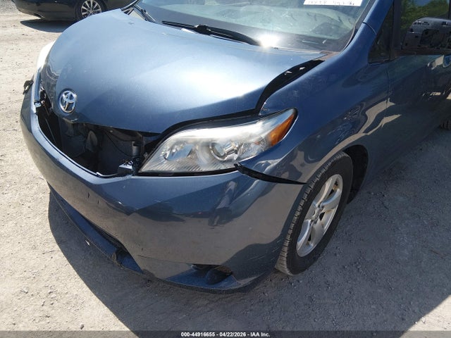 Toyota Sienna Le 8 Passenger