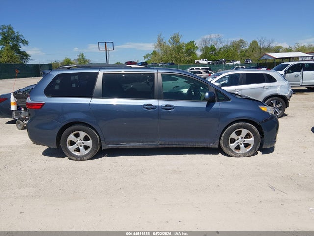 Toyota Sienna Le 8 Passenger