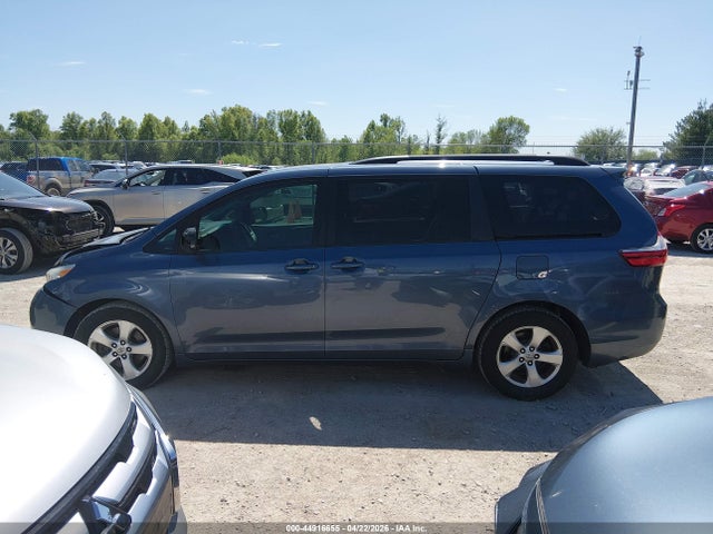 Toyota Sienna Le 8 Passenger