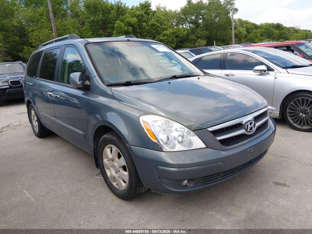 Salvage Hyundai Entourage Image