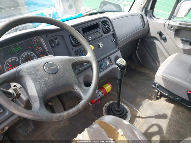 Freightliner 108sd