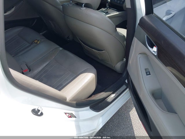 Hyundai Genesis 3.8