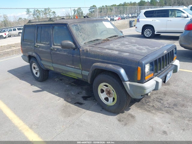 Salvage Jeep Cherokee Image