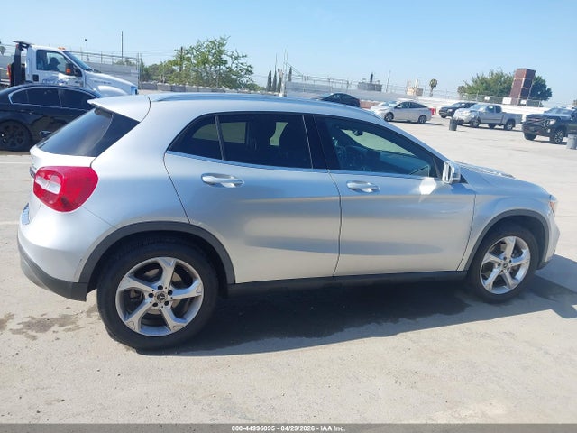 Mercedes-Benz GLA 4matic