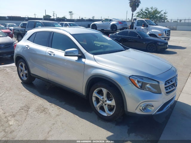 Salvage Mercedes-Benz GLA Image