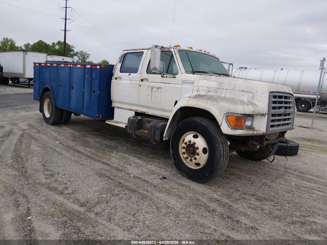 Salvage Ford F-800 Image