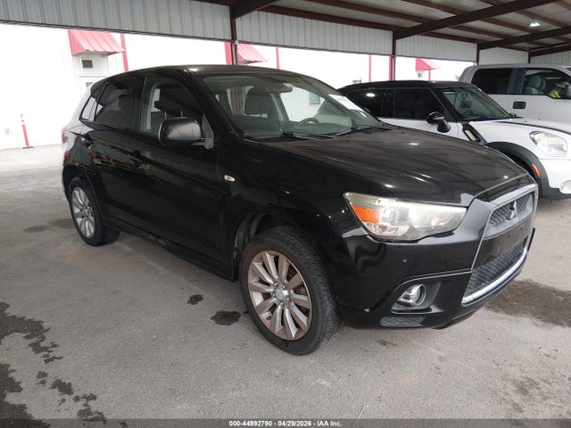 Salvage Mitsubishi Outlander Image