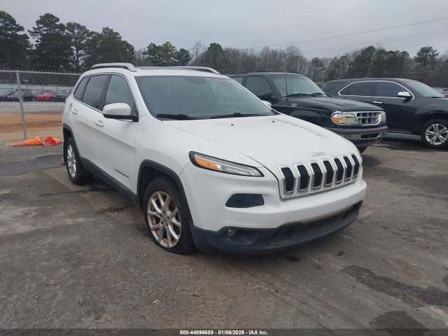 Salvage Jeep Cherokee Image