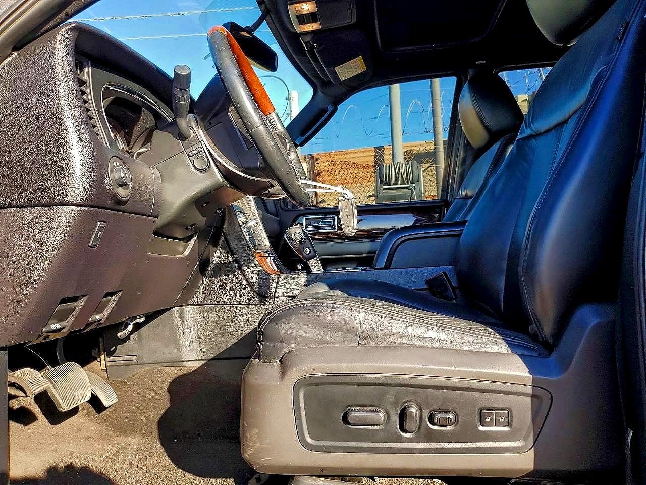 Lincoln Navigator