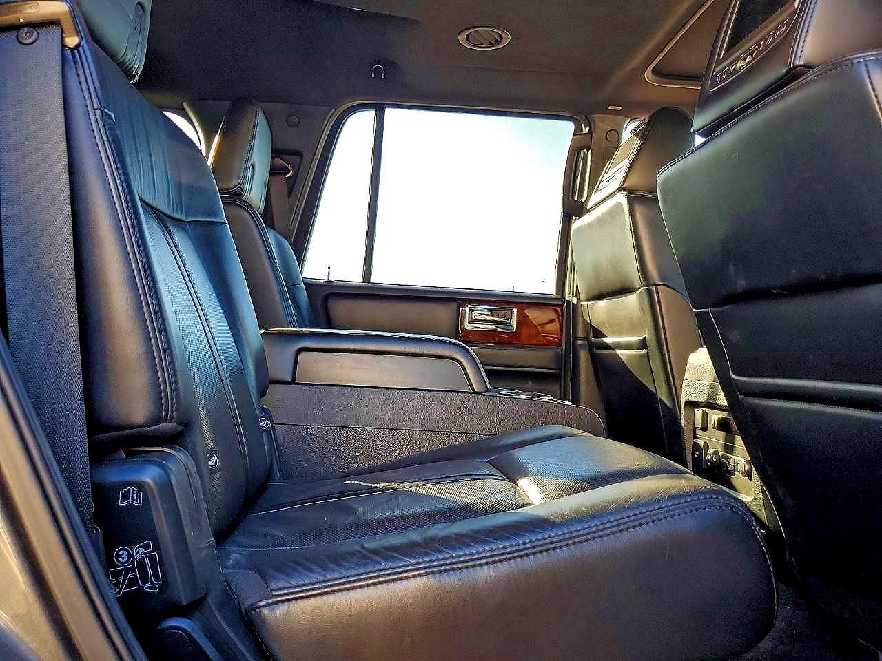 Lincoln Navigator