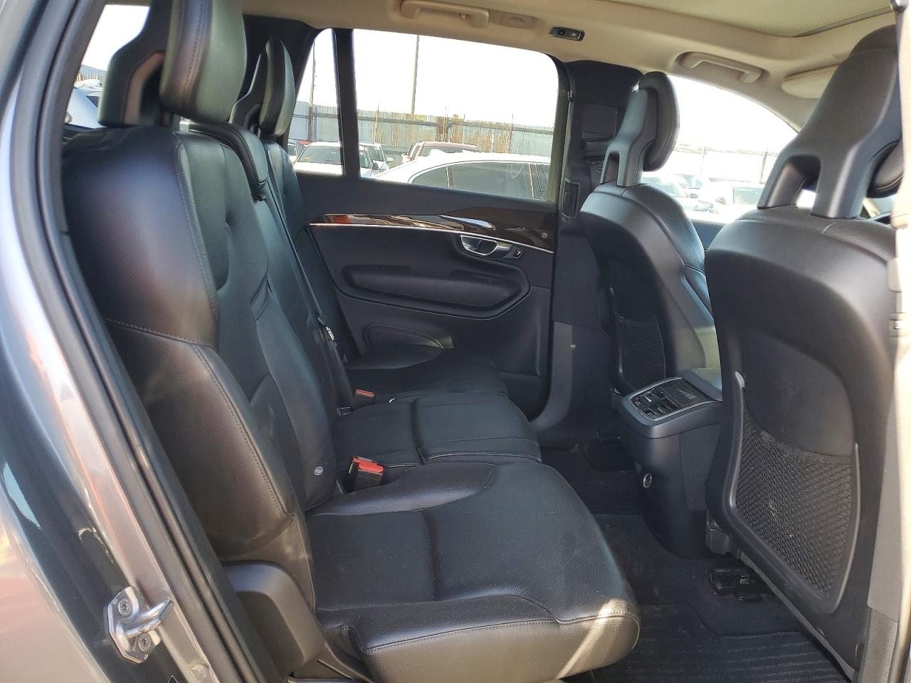 Volvo XC90 T6