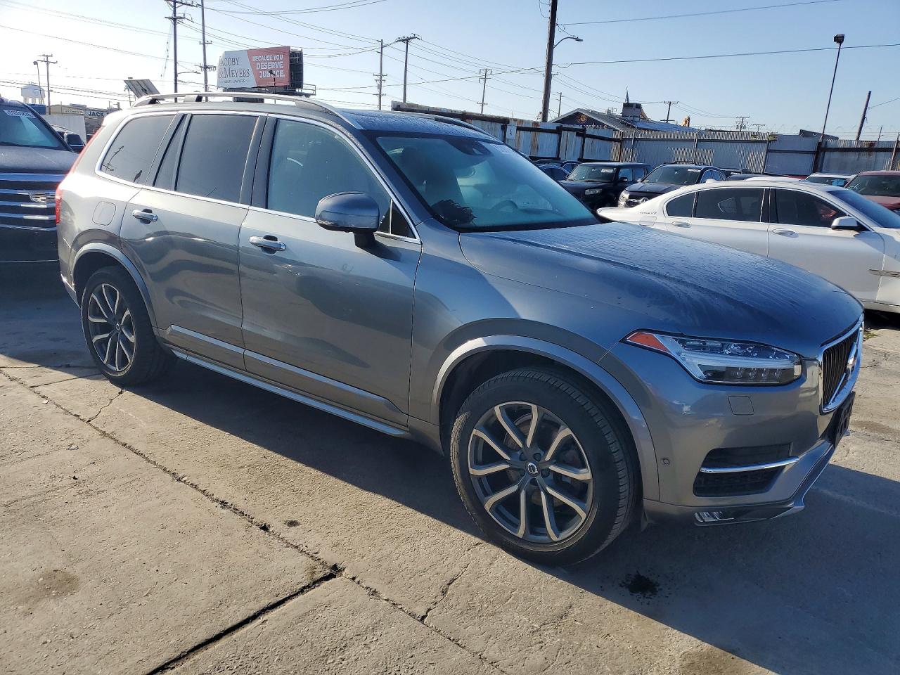 Volvo XC90 T6