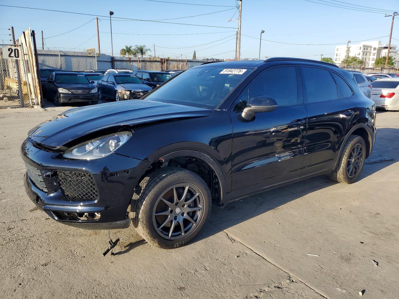Salvage Porsche Cayenne Image