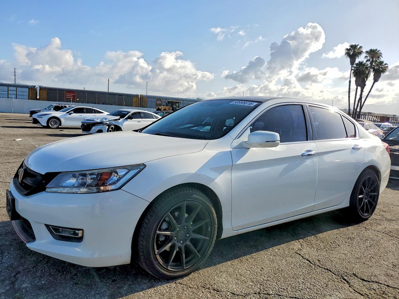 Salvage Honda Accord Image