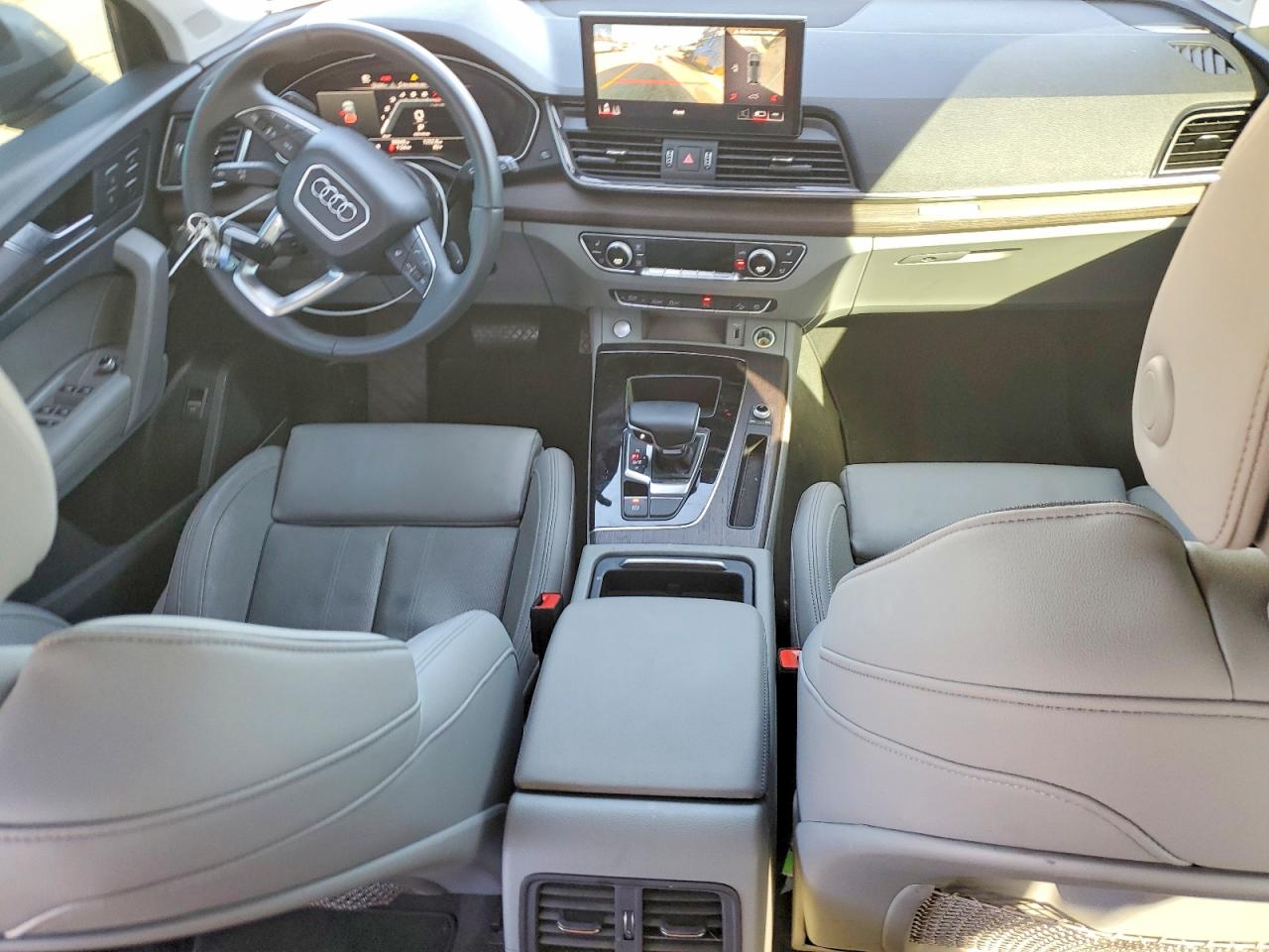 Audi Q5 Premium Plus 45