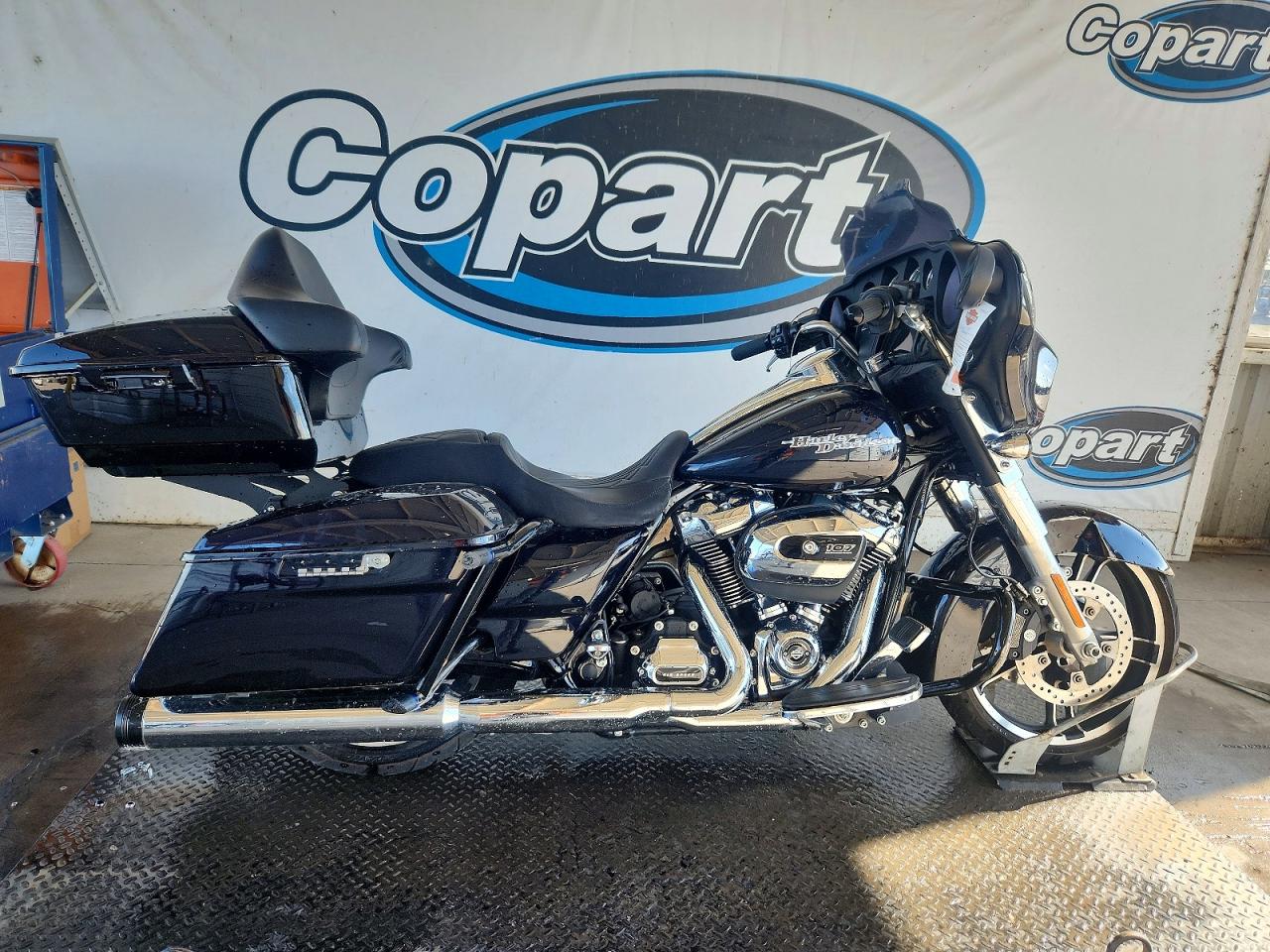 Salvage Harley-Davidson Fl Image