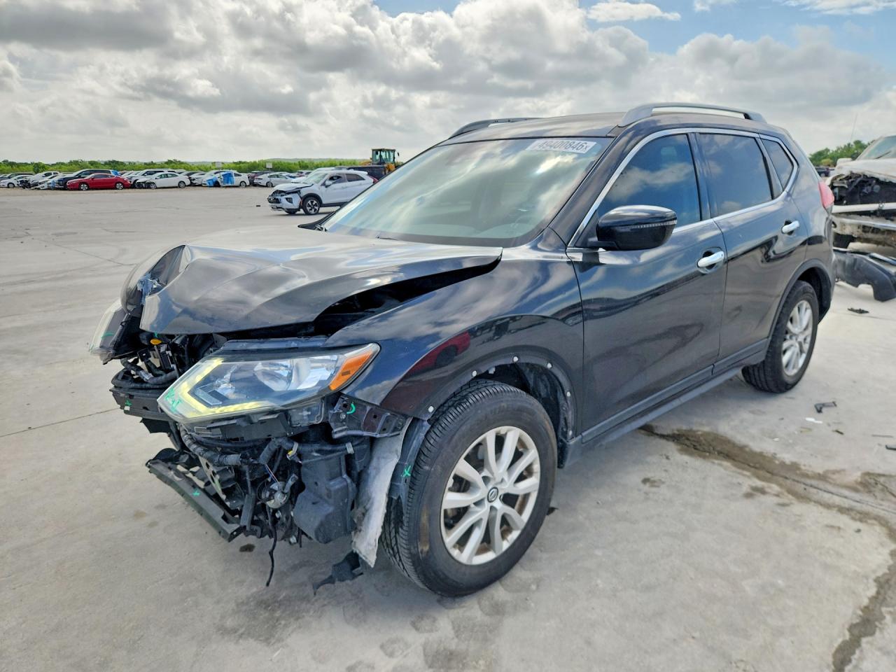 Salvage Nissan Rogue Image