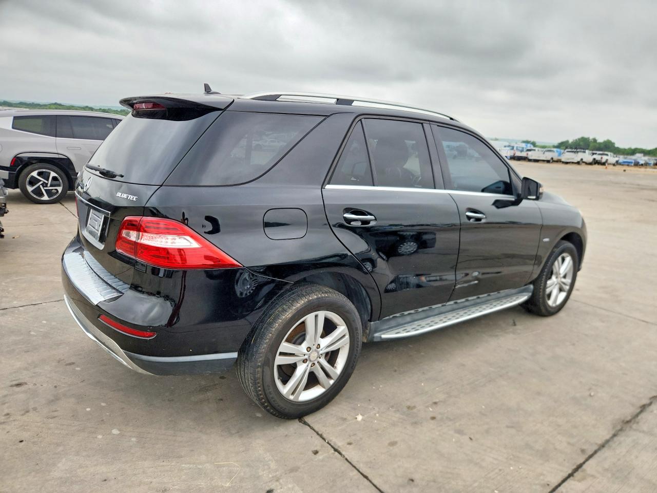 Mercedes-Benz M-Class 350 Bluetec
