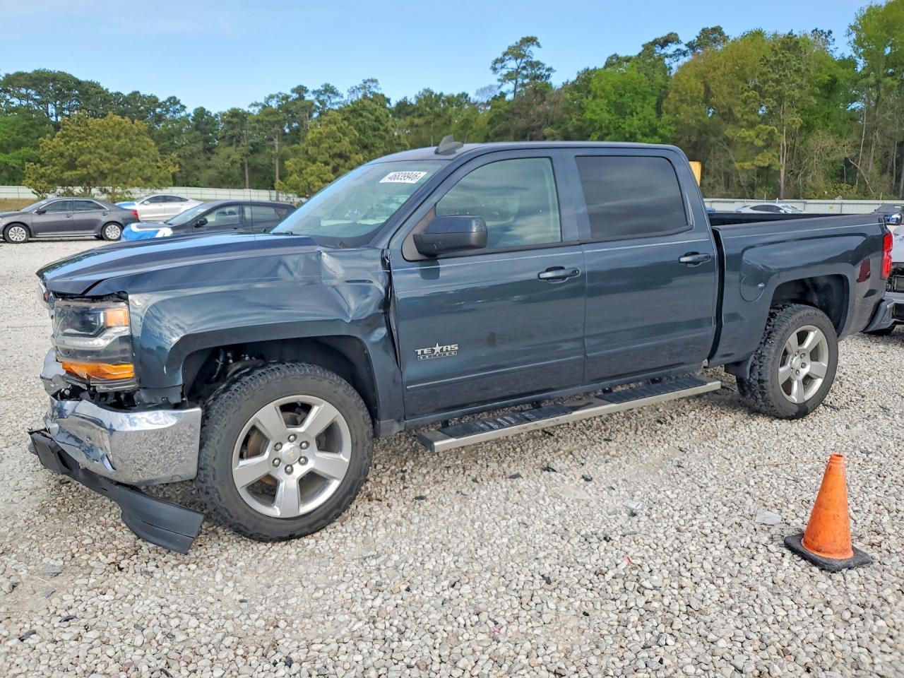 Salvage Chevrolet Silverado Image