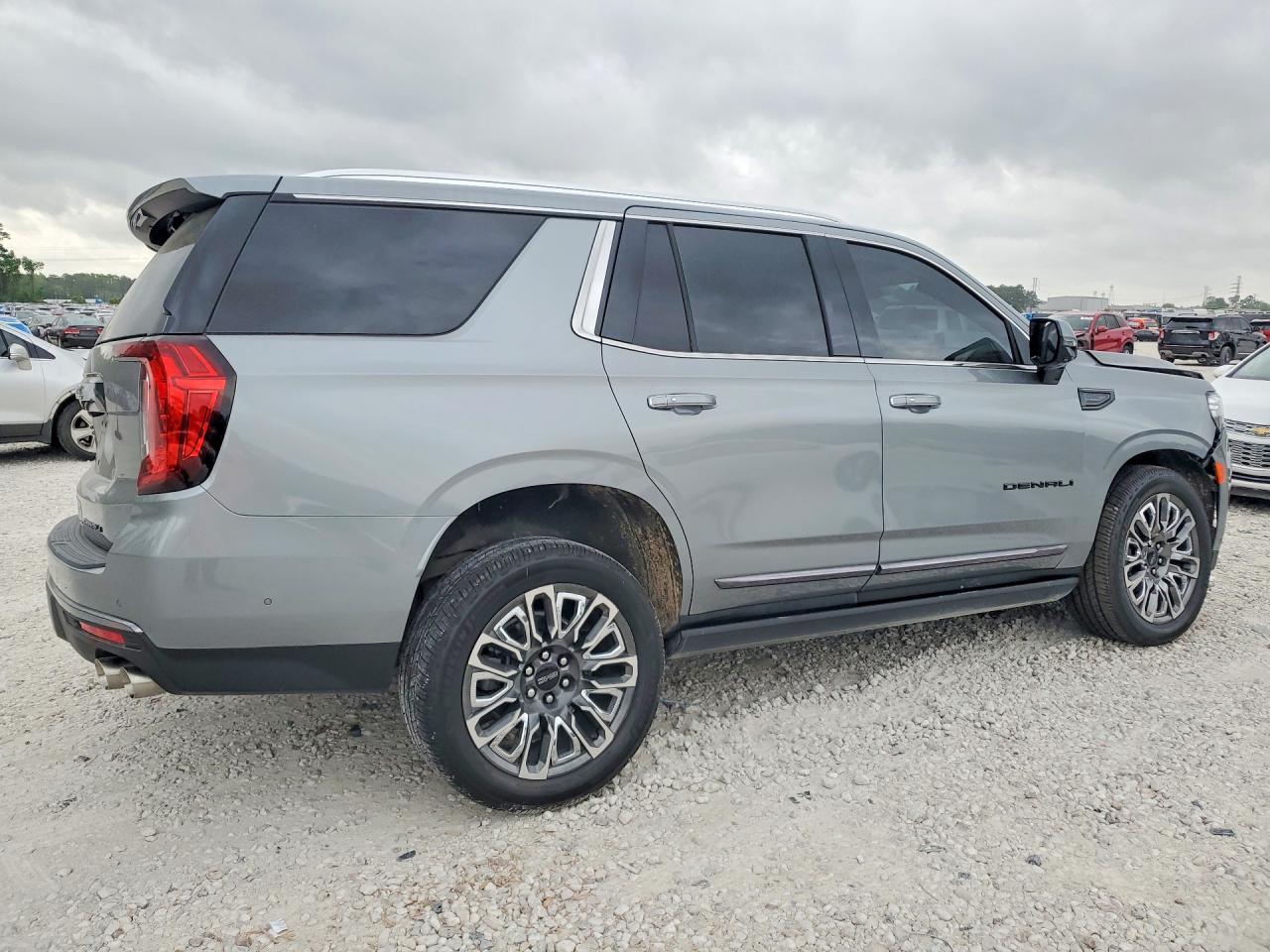 GMC Yukon Denali Ultimate