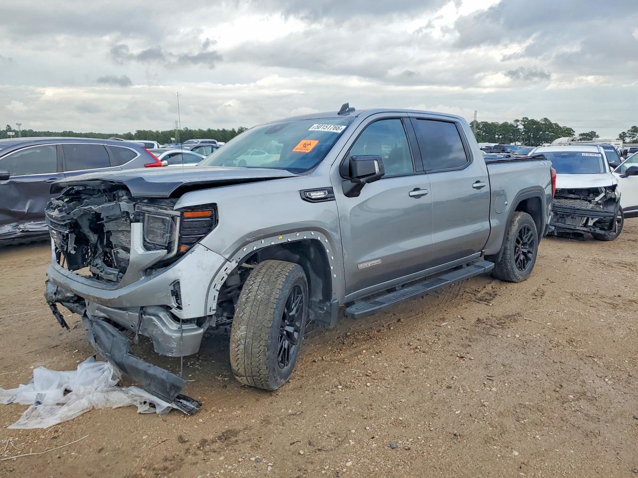 Salvage GMC Sierra Image