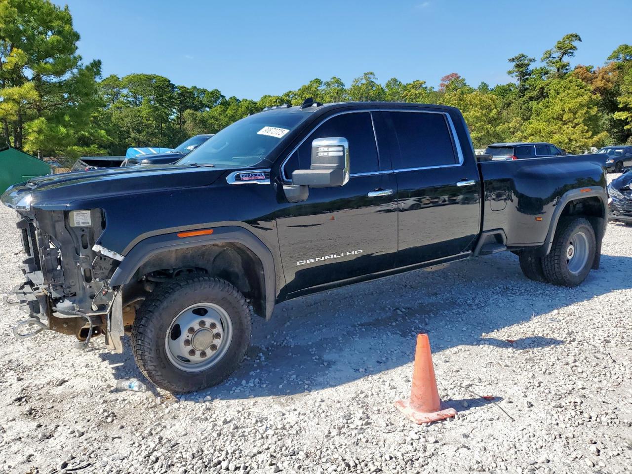 Salvage GMC Sierra Image