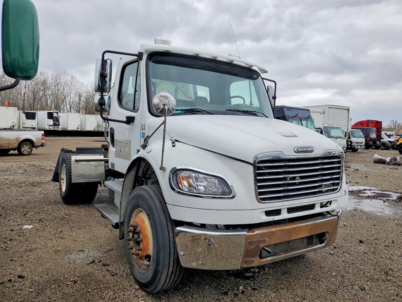 Salvage Freigliner M2 Image