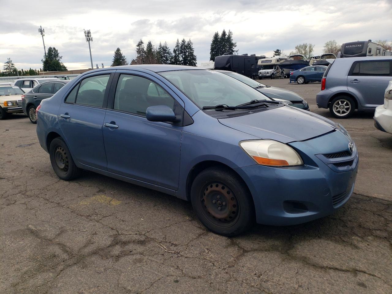 Toyota Yaris Base