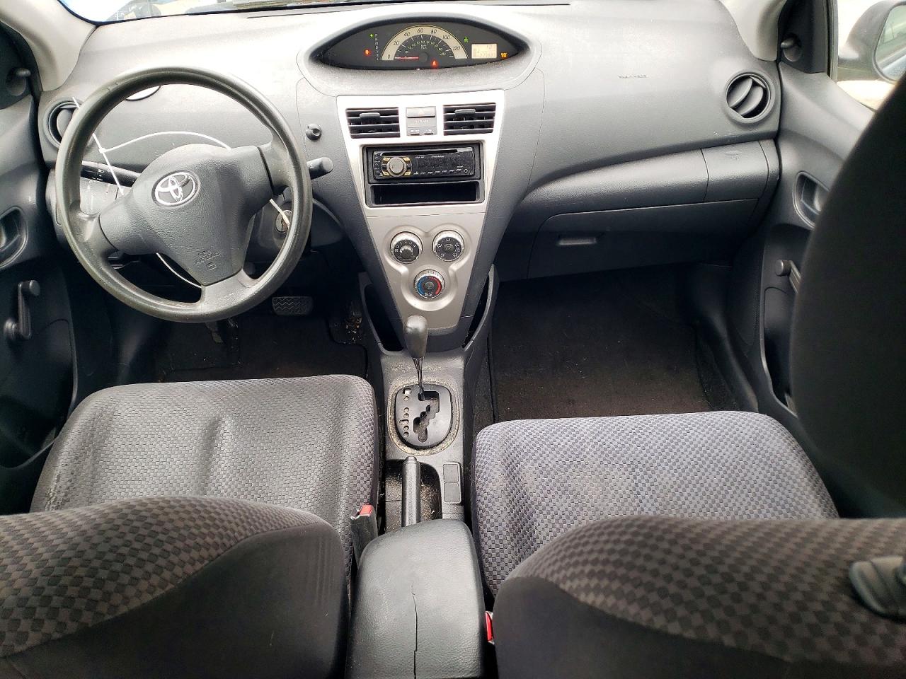 Toyota Yaris Base