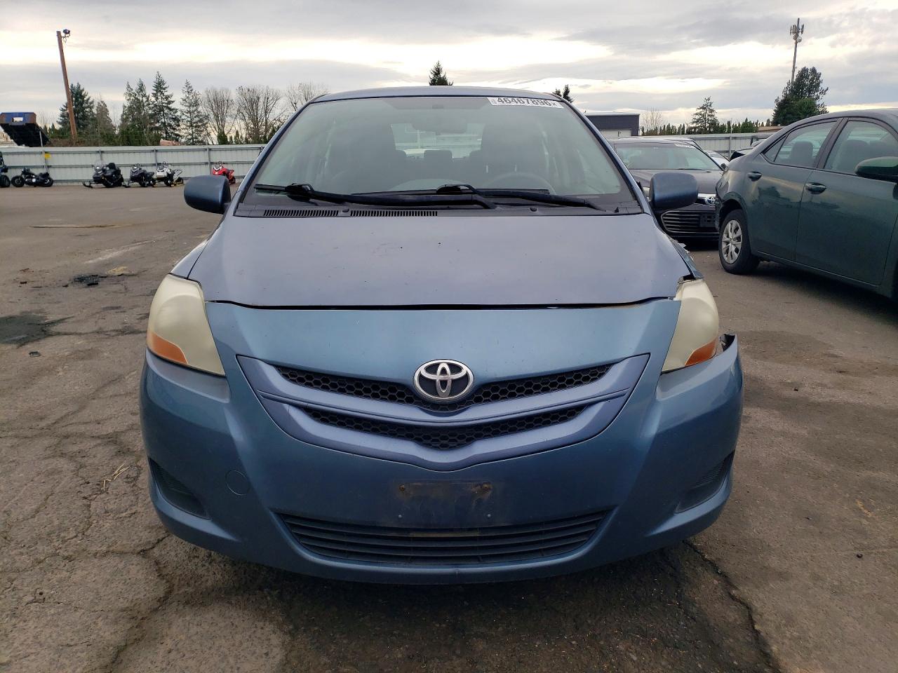 Toyota Yaris Base