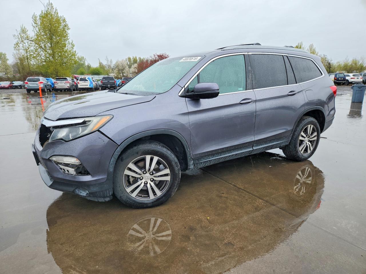 Salvage Honda Pilot Image