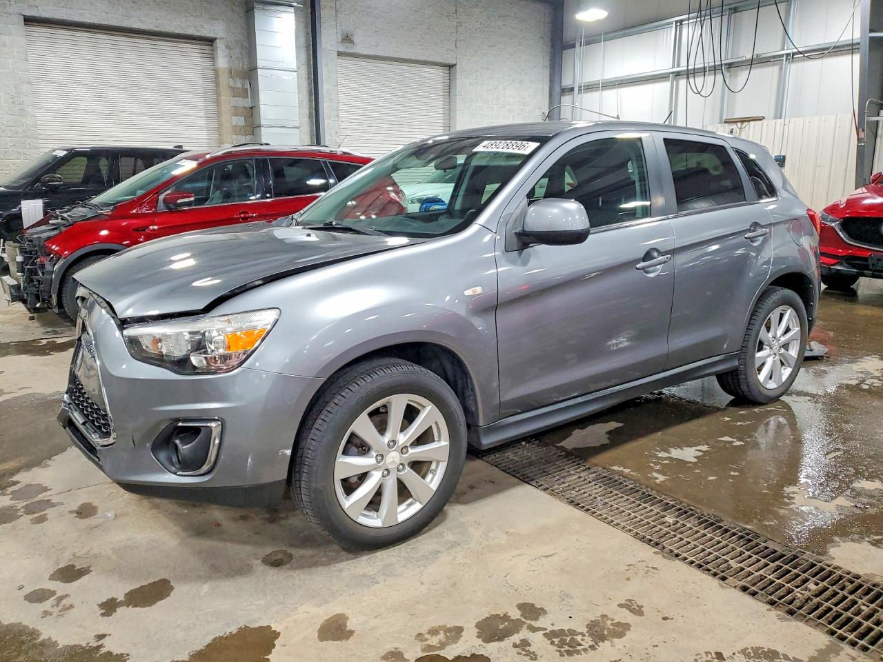 Salvage Mitsubishi Outlander Image