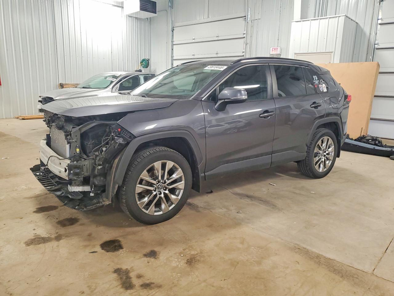 Salvage Toyota RAV4 Image
