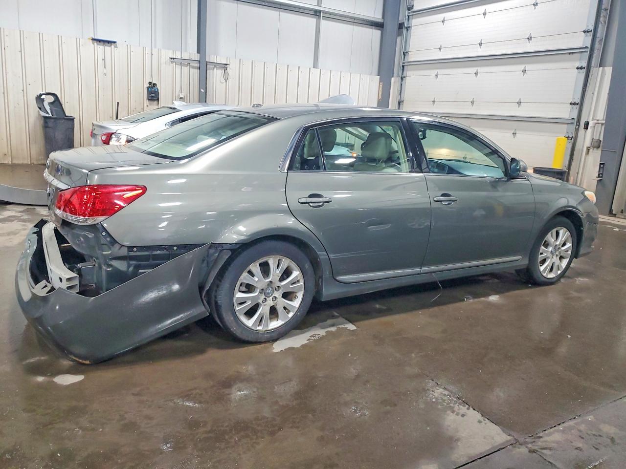 Toyota Avalon Base