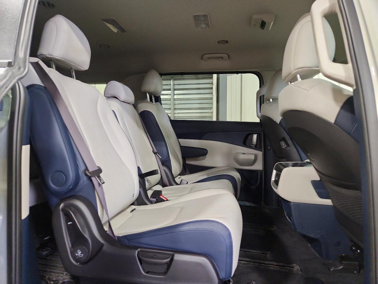 Kia Carnival Ex