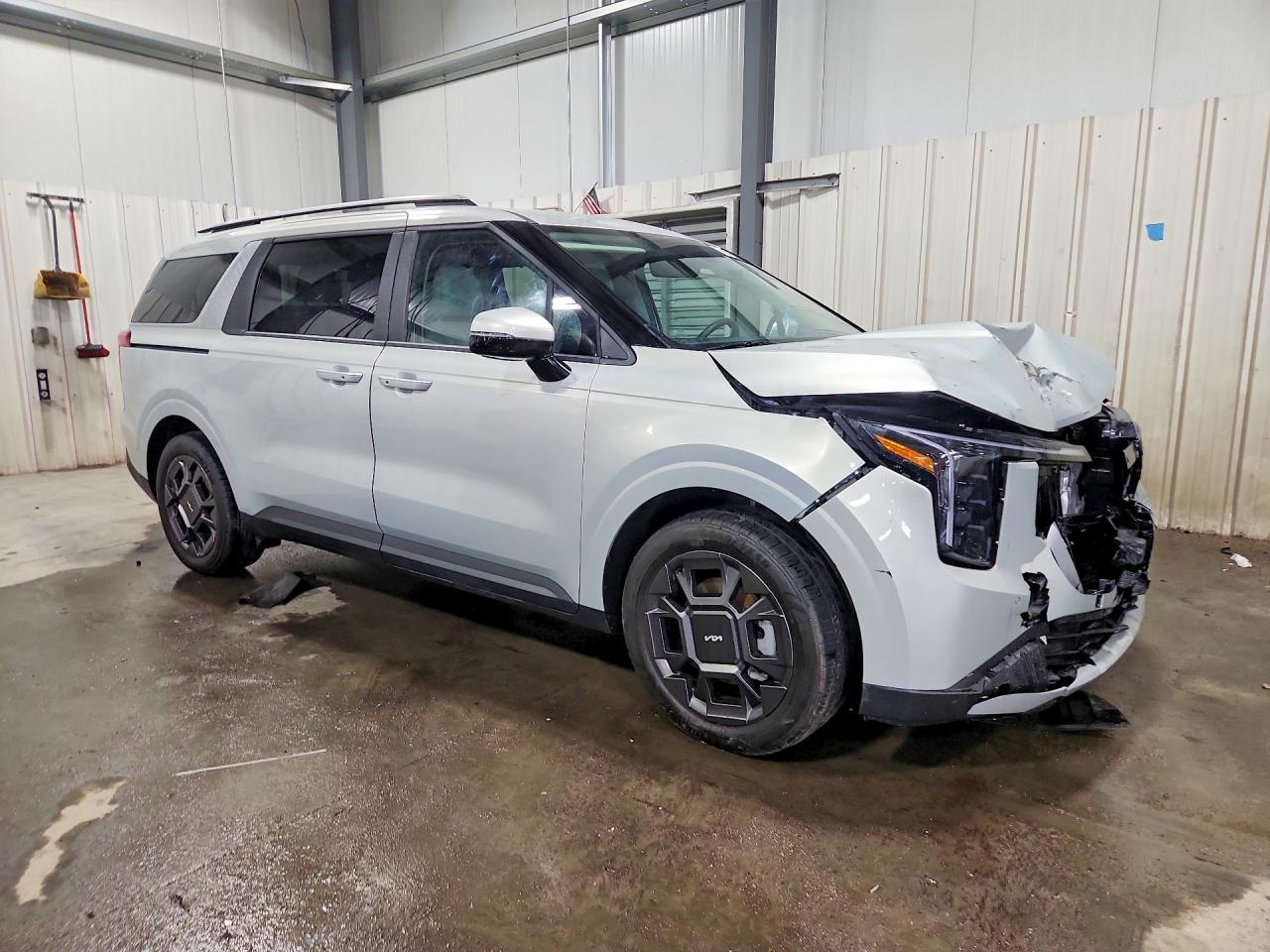 Kia Carnival Ex