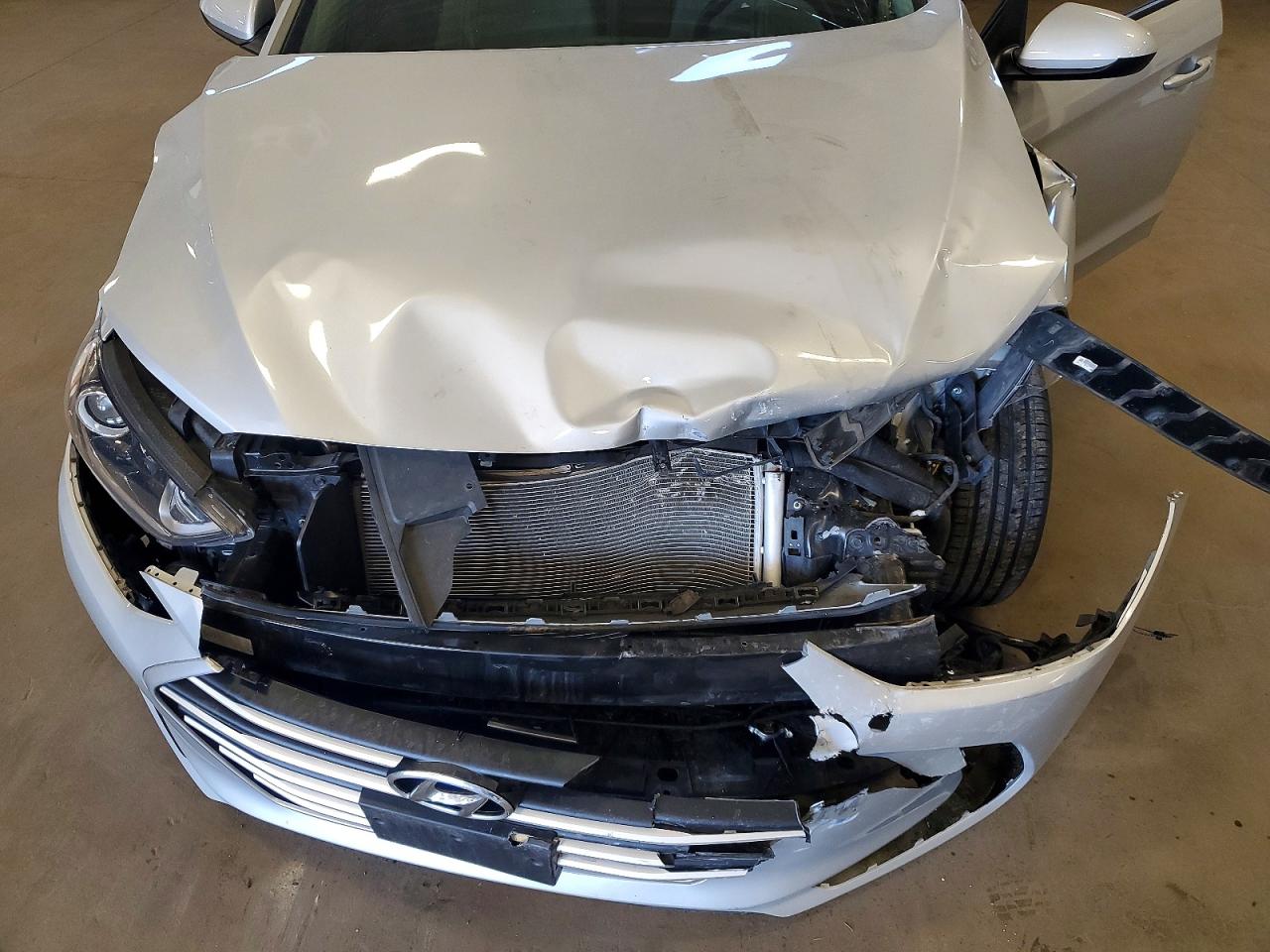 Hyundai ELANTRA Value Edition