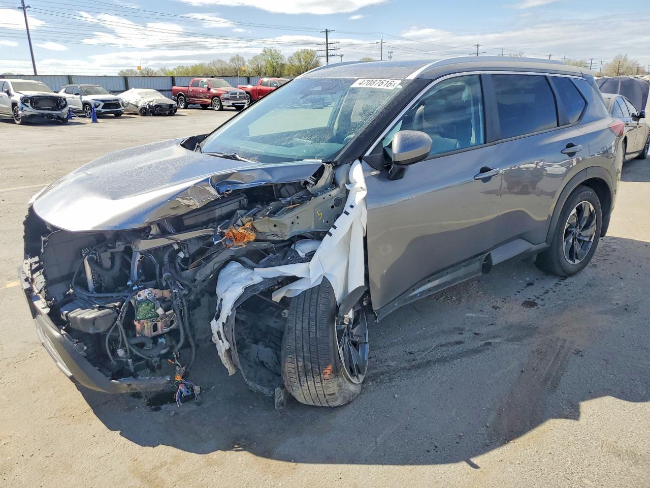 Salvage Nissan Rogue Image
