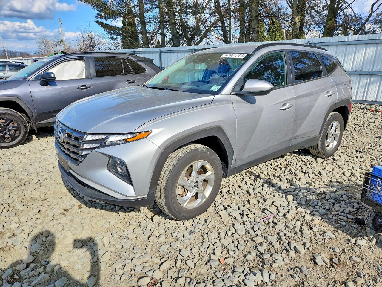 Salvage Hyundai TUCSON Image