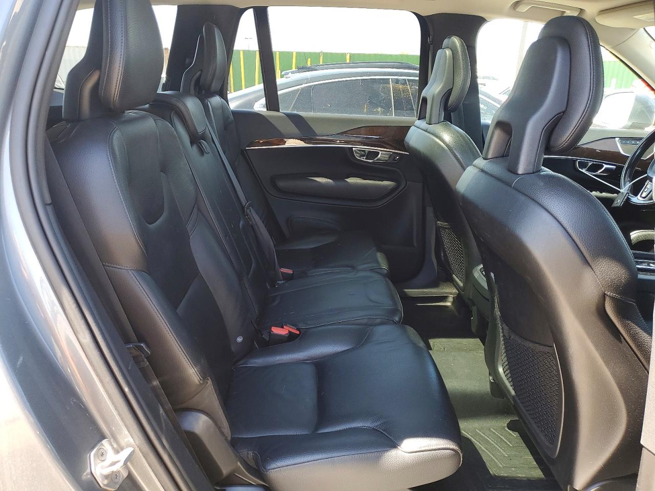 Volvo XC90 T6